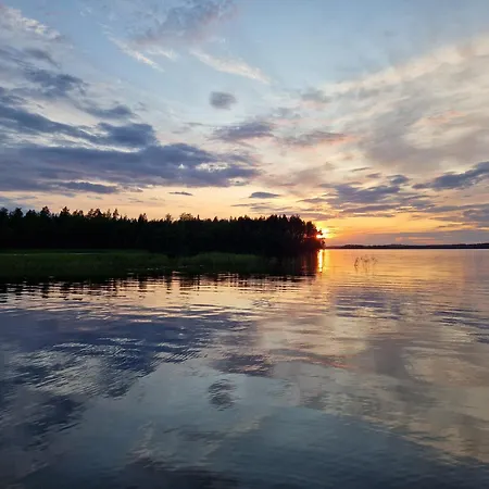 Lakeside In *